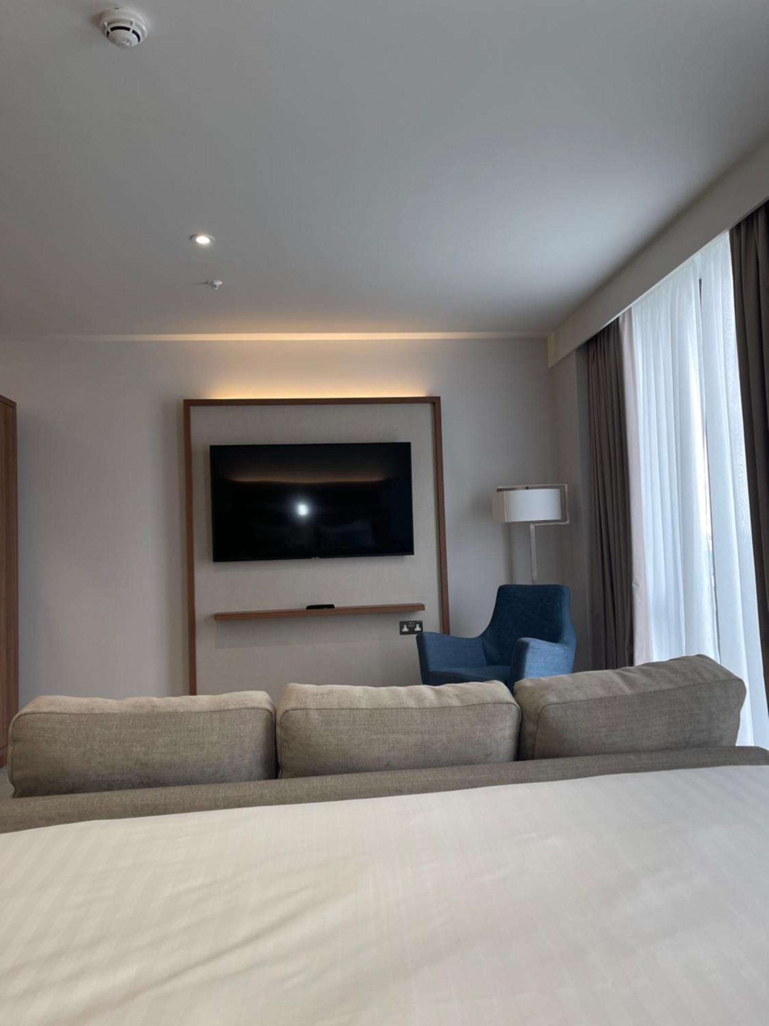 Courtyard By Marriott London Heathrow Airport Hotel Harlington  Exterior foto