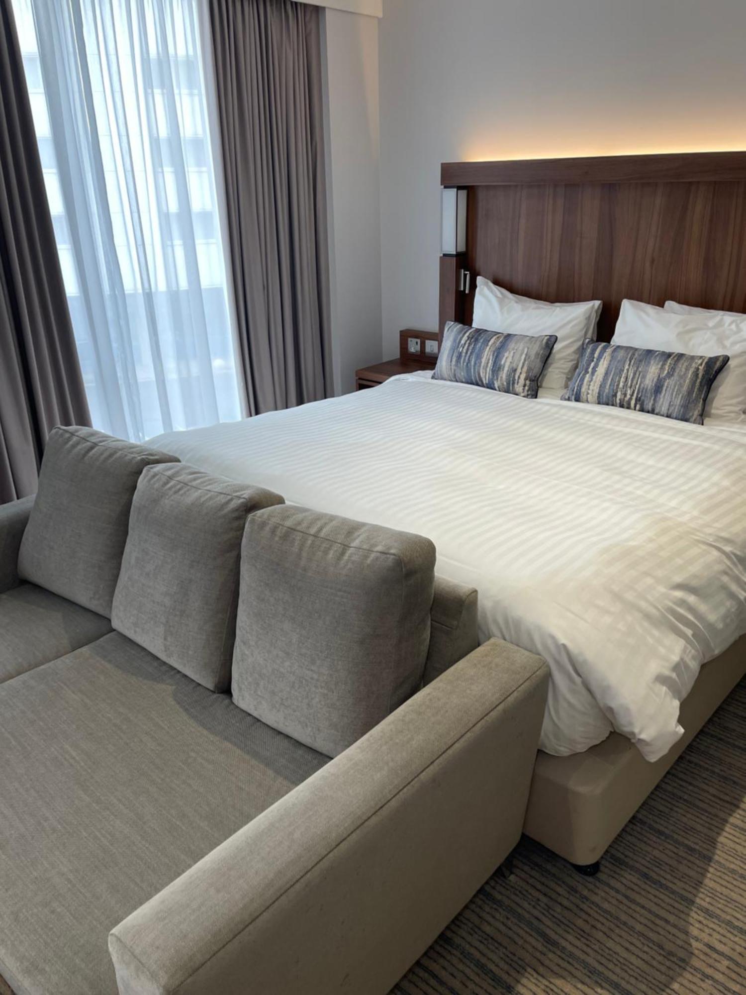 Courtyard By Marriott London Heathrow Airport Hotel Harlington  Exterior foto