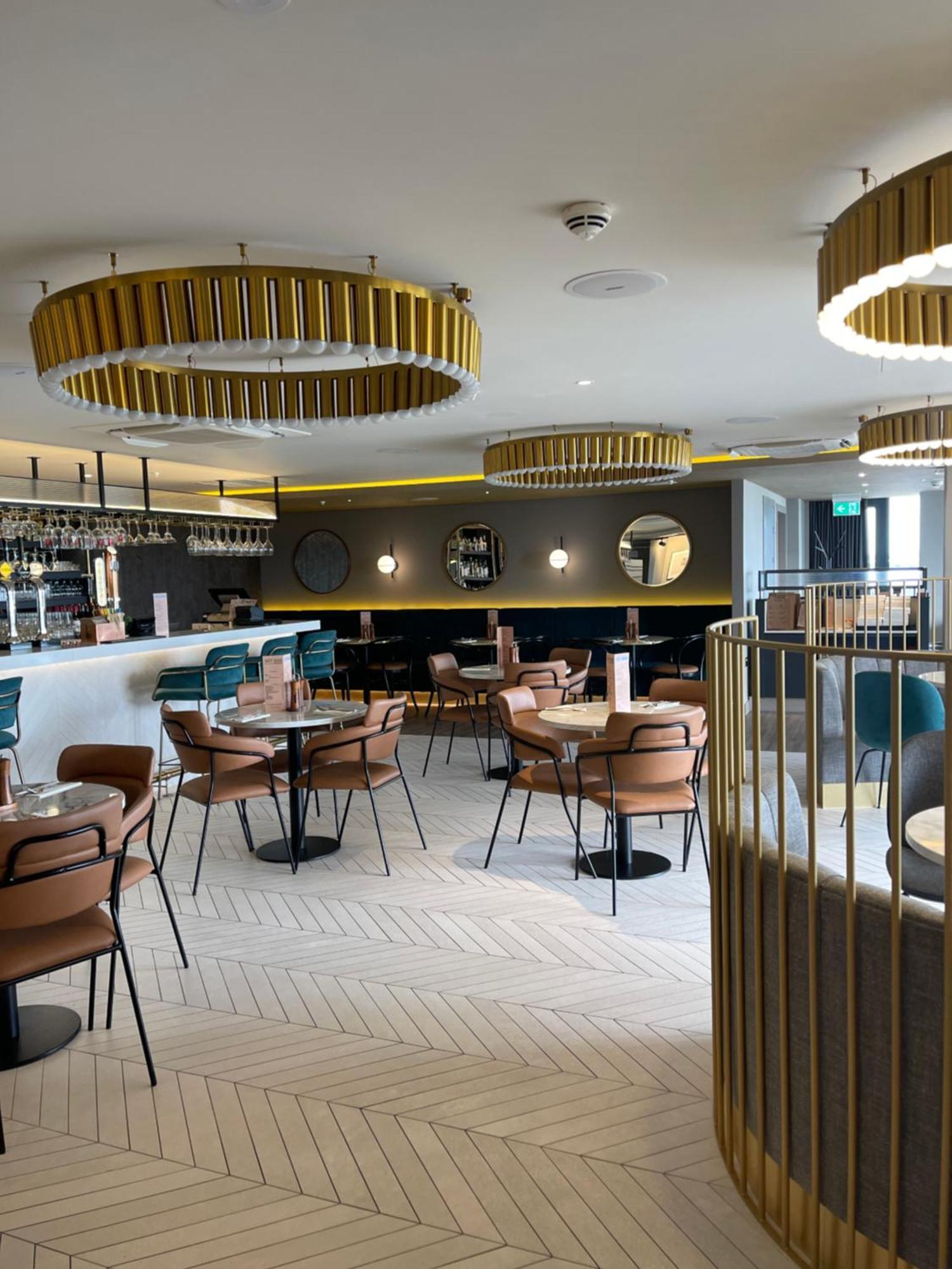 Courtyard By Marriott London Heathrow Airport Hotel Harlington  Exterior foto